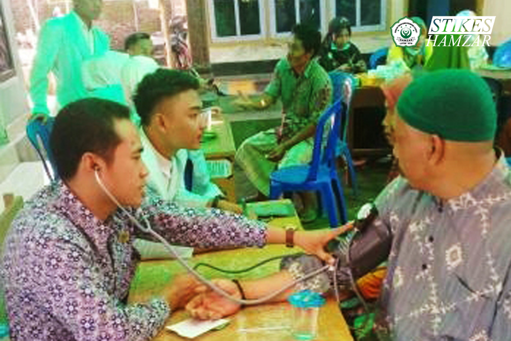 STIKES Hamzar dan Puskesmas Lendang Nangka Adakan Pemeriksaan dan Pengobatan Gratis