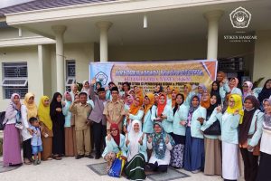 Read more about the article Ketua STIKes Hamzar Lepas 58 Mahasiswa Bidan KKN di Lombok Tengah