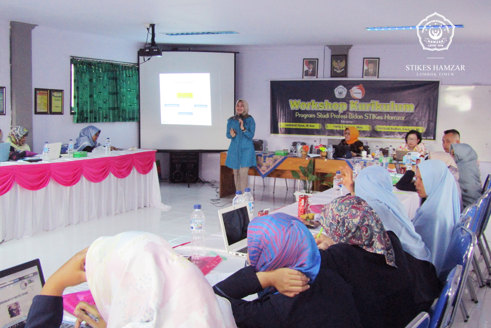 STIKes Hamzar Adakan Workshop Kurikulum Profesi Bidan