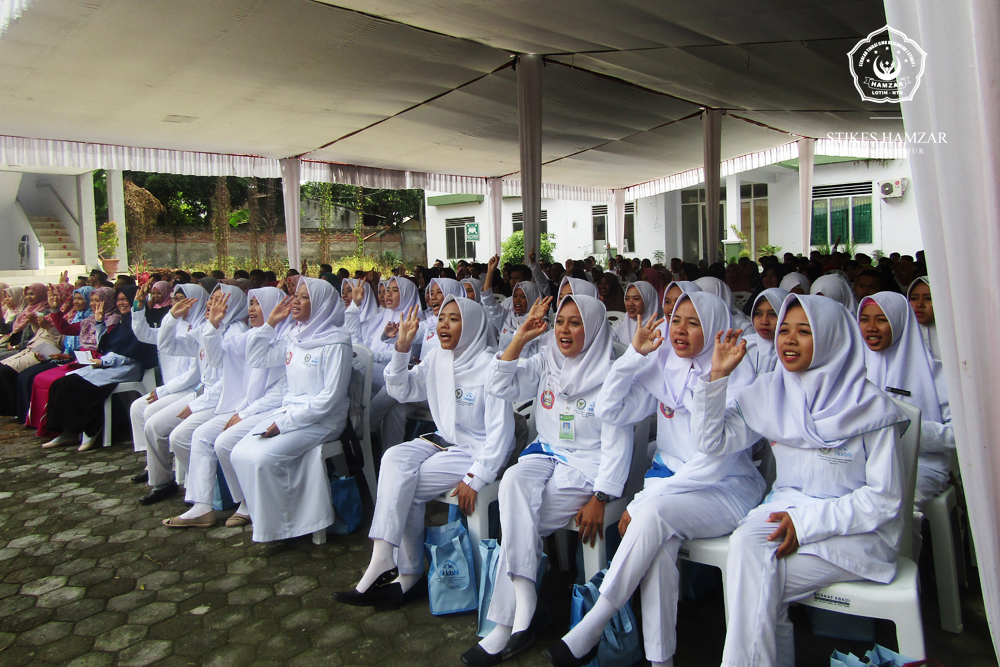 Komisi IX DPR RI dan BKKBN NTB Ajak Remaja Lombok Timur Menjadi Genre Ceria