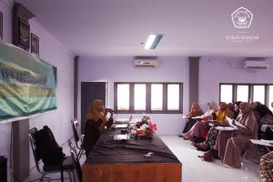 Read more about the article LPPMK STIKes Hamzar Adakan Workshop Penyusunan Karya Tulis Ilmiah (KTI)/Skripsi
