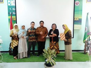 Read more about the article Profesi Bidan STIKes Hamzar Studi Banding Ke Surakarta