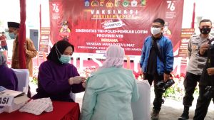 Read more about the article Vaksinasi Presisi Merdeka Goes To Campus Sinergitas TNI-POLRI-PEMKAB LOTIM Bersama Yayasan Maraqitta’limat Sediakan 1000 Vaksin