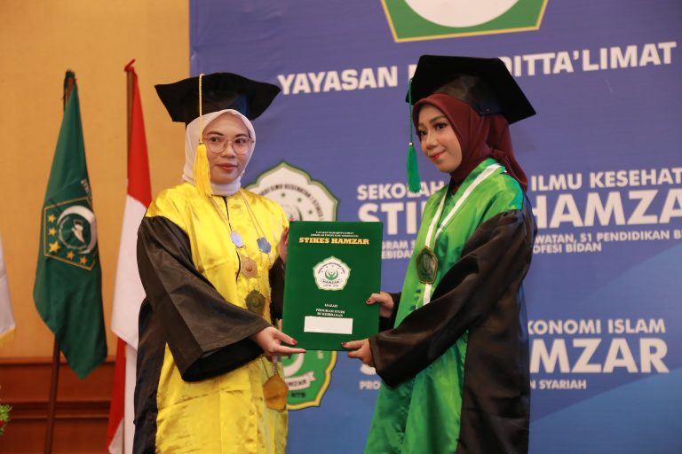 Wisuda Bersama Ke XI Perguruan Tinggi Maraqitta’limat, Wisuda Terakhir Bagi DIII Kebidanan STIKes Hamzar
