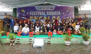 Read more about the article PKOM 04 BEM STIKes Hamzar Dibuka dengan Pagelaran Seni Budaya